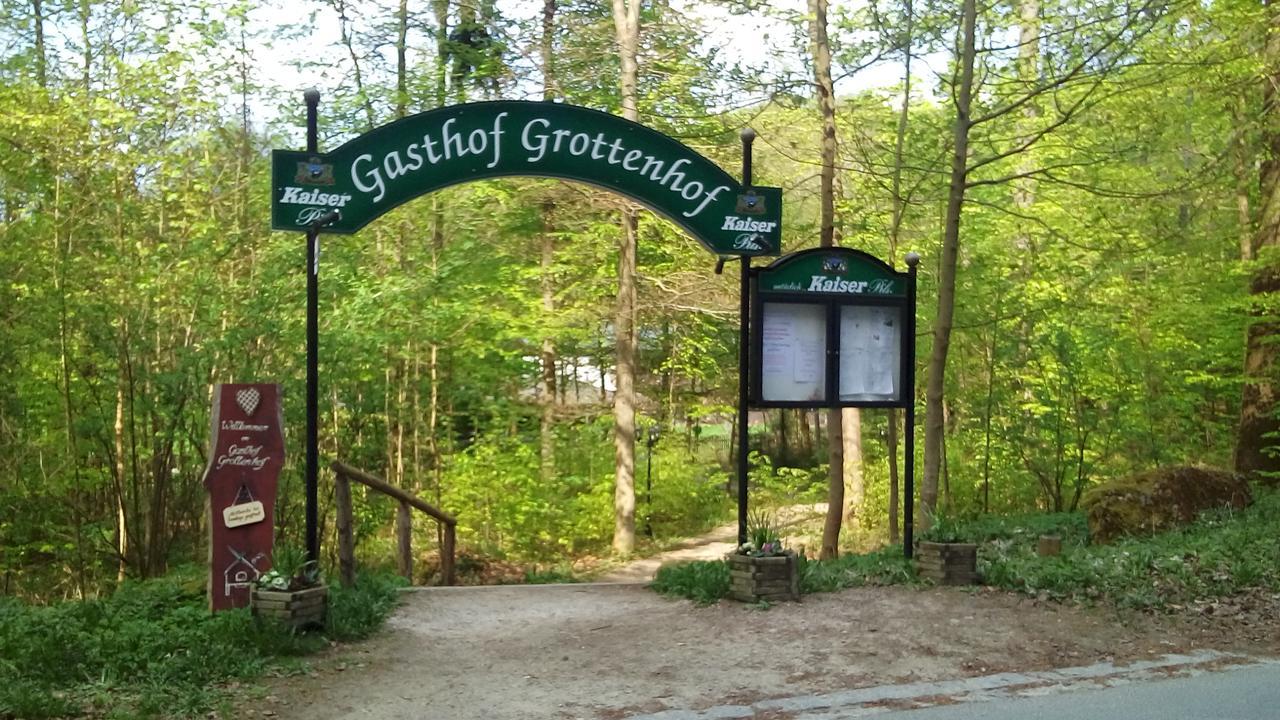 Gasthof Grottenhof Neuhaus an der Pegnitz Bagian luar foto